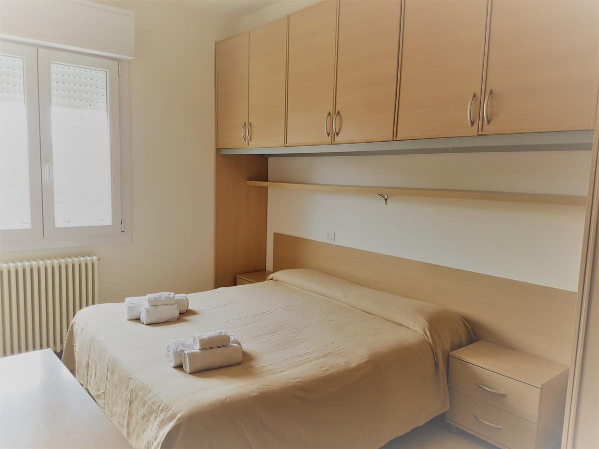 Residence Uno Studio&Suites Rimini Buitenkant foto