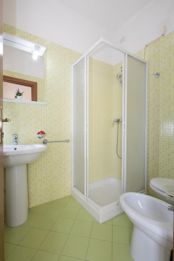 Residence Uno Studio&Suites Rimini Buitenkant foto