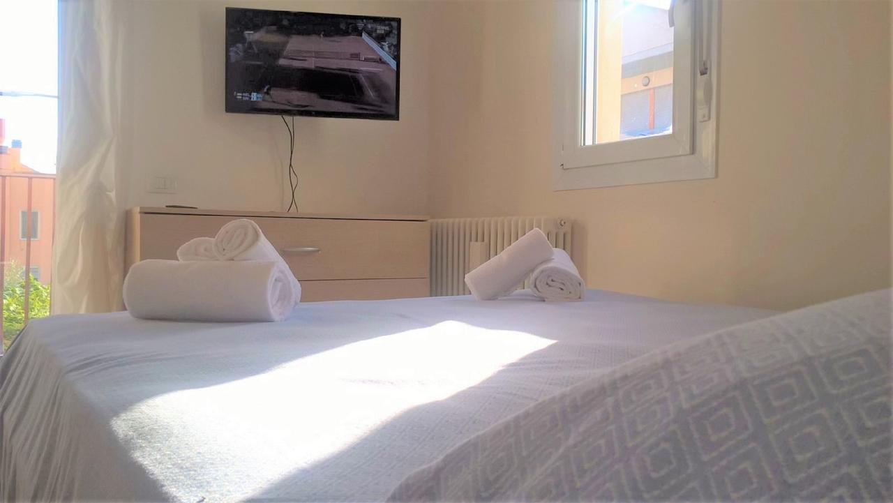 Residence Uno Studio&Suites Rimini Buitenkant foto