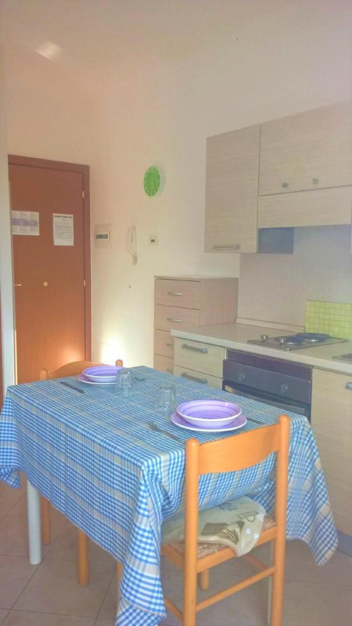 Residence Uno Studio&Suites Rimini Buitenkant foto