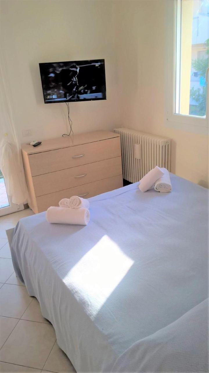 Residence Uno Studio&Suites Rimini Buitenkant foto