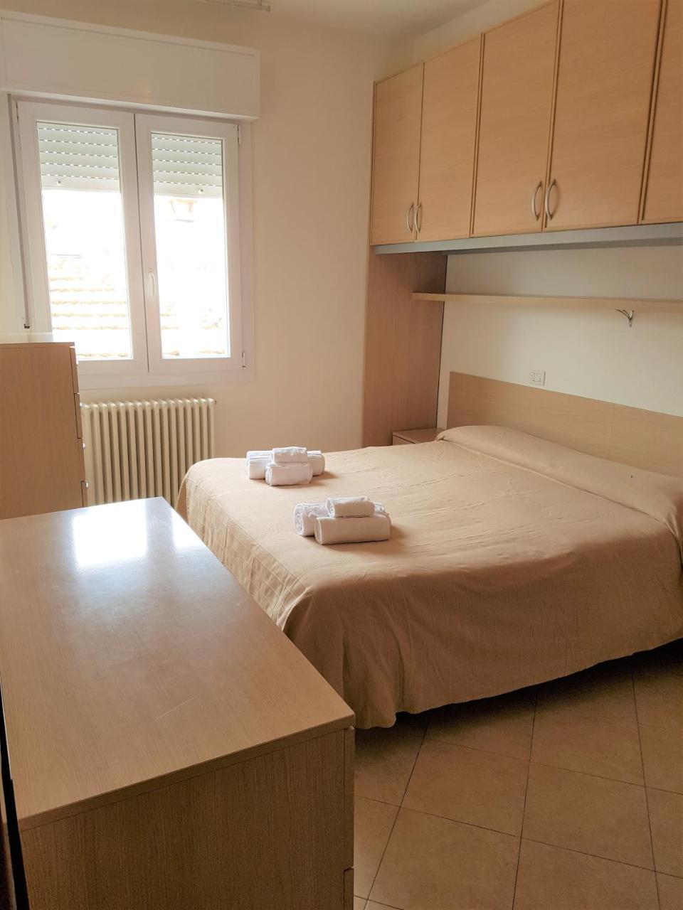 Residence Uno Studio&Suites Rimini Buitenkant foto